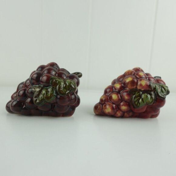 Grape Bunches Ceramic Salt & Pepper Shakers With Stoppers Vintage - Picture 5 of 14